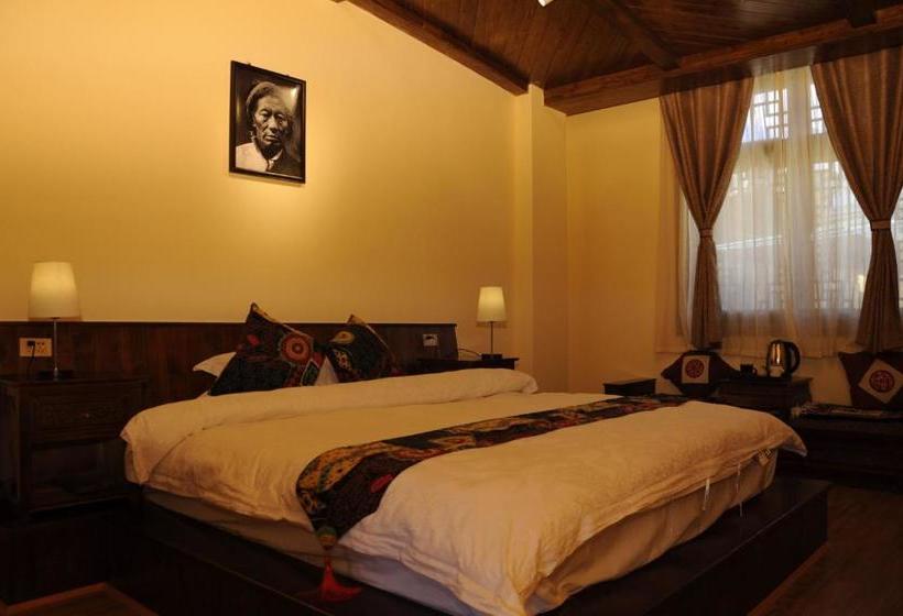 פנסיון Zangmei Inn