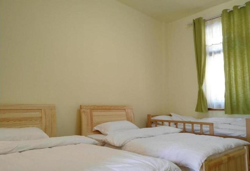 פנסיון Zangmei Inn