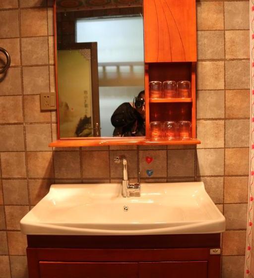 פנסיון Zangmei Inn