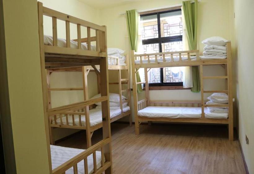 פנסיון Zangmei Inn