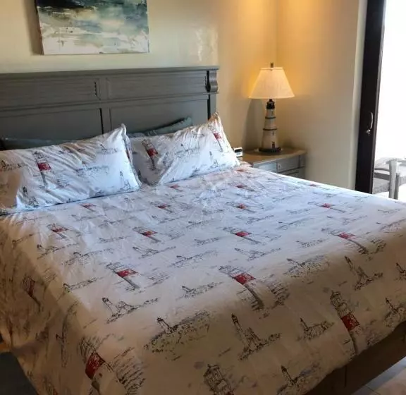 The Meridian At Lighthouse Point