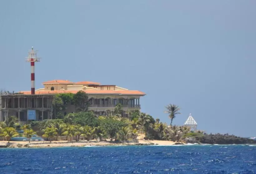 The Meridian At Lighthouse Point