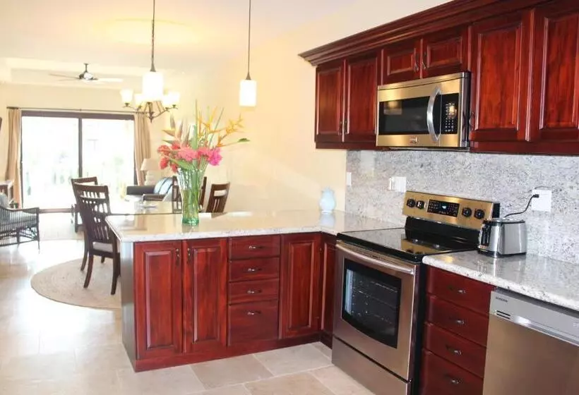 The Meridian At Lighthouse Point