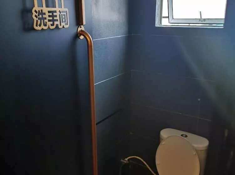 هتل کپسول Aloha Capsule Hostel