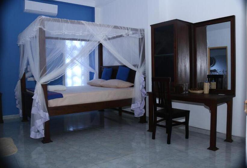 펜션 Akurala Beach Park