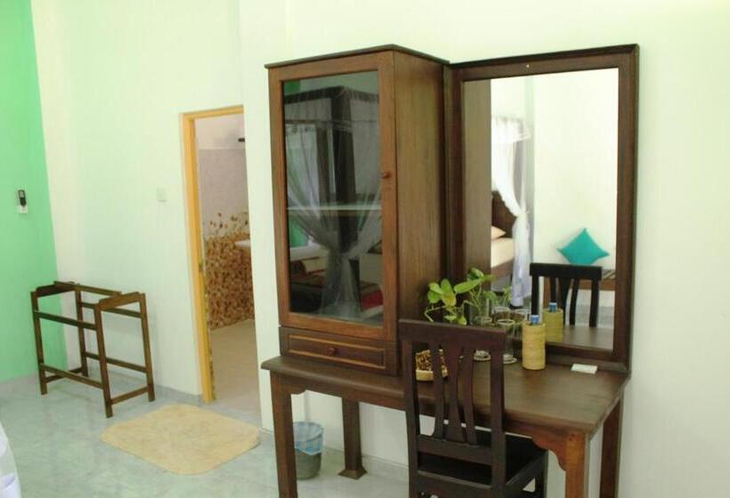 펜션 Akurala Beach Park