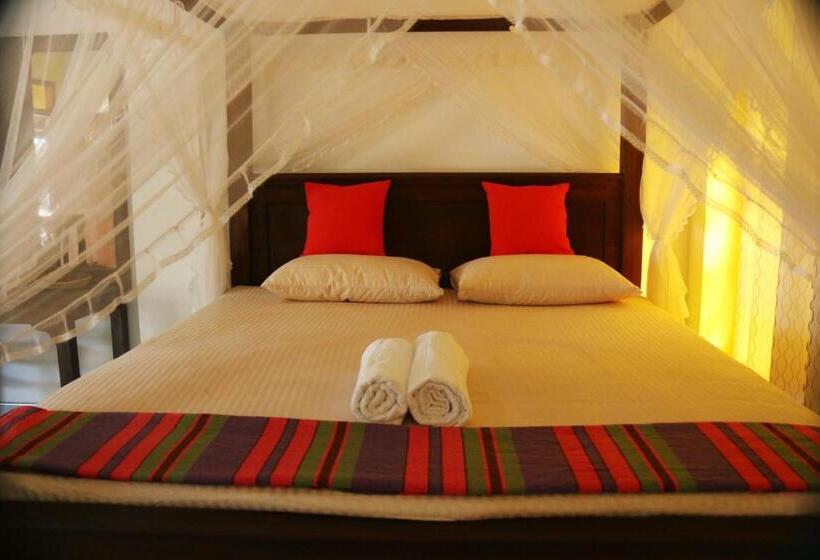 펜션 Akurala Beach Park