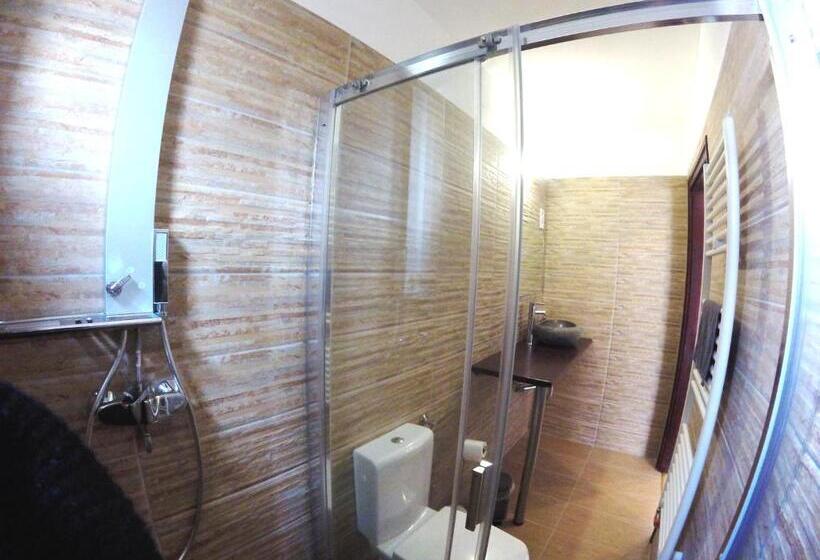 بنسيون Dózsaház