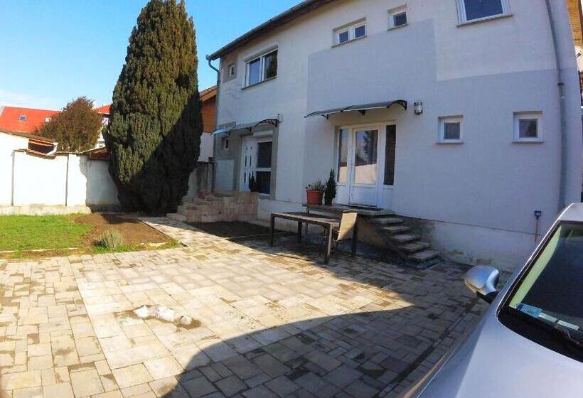 بنسيون Dózsaház