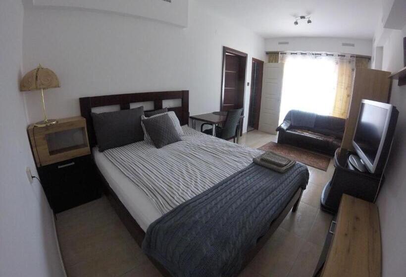 بنسيون Dózsaház