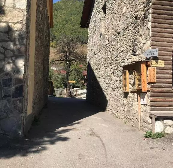 هاستل Boutique Hotel Mestia