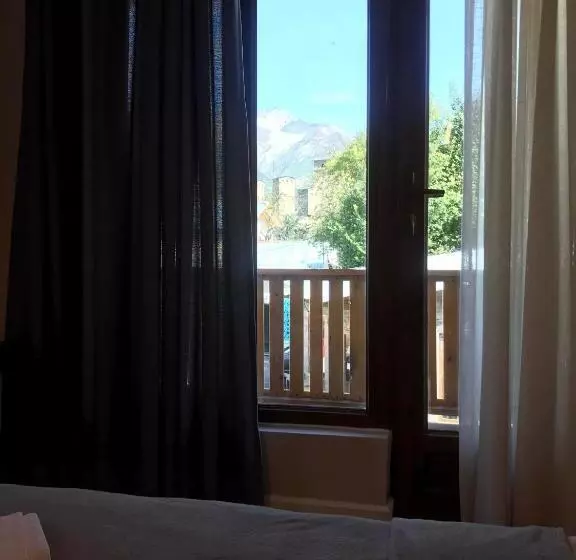 هاستل Boutique Hotel Mestia