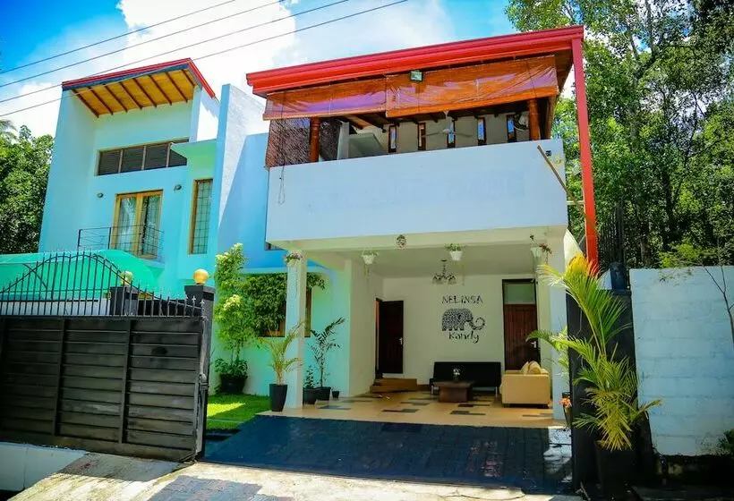 Hotelli Nelinsa Kandy