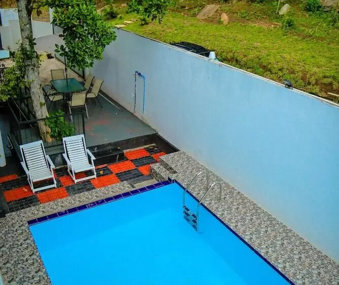 Hotelli Nelinsa Kandy