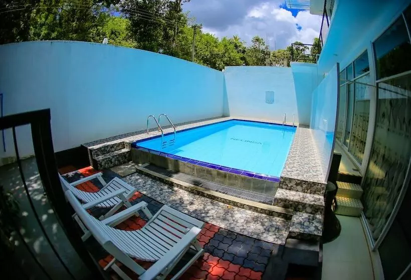 Hotelli Nelinsa Kandy