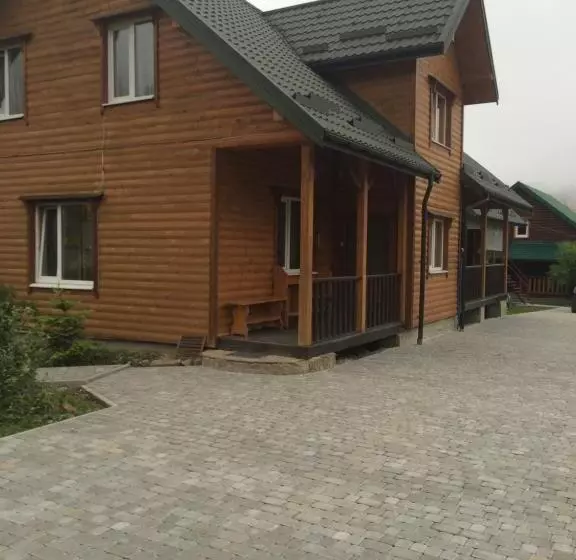 Majatalo сонячні карпати