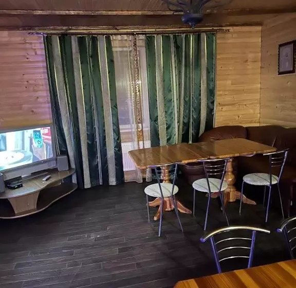 Majatalo сонячні карпати