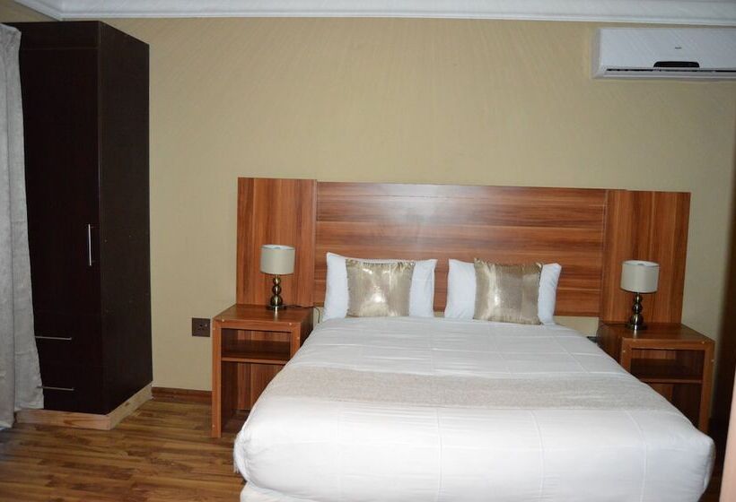 Пансион Cliffords Lodge & Spa