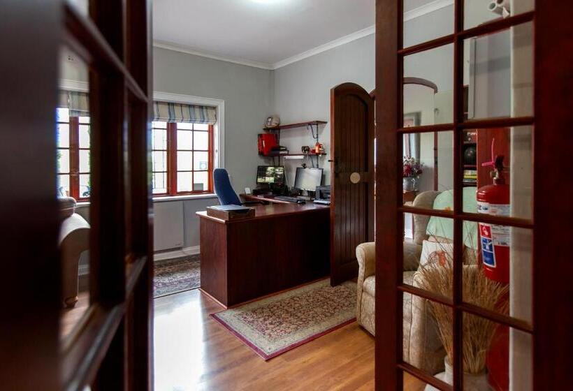 Пансион Summerhill Guest Farm