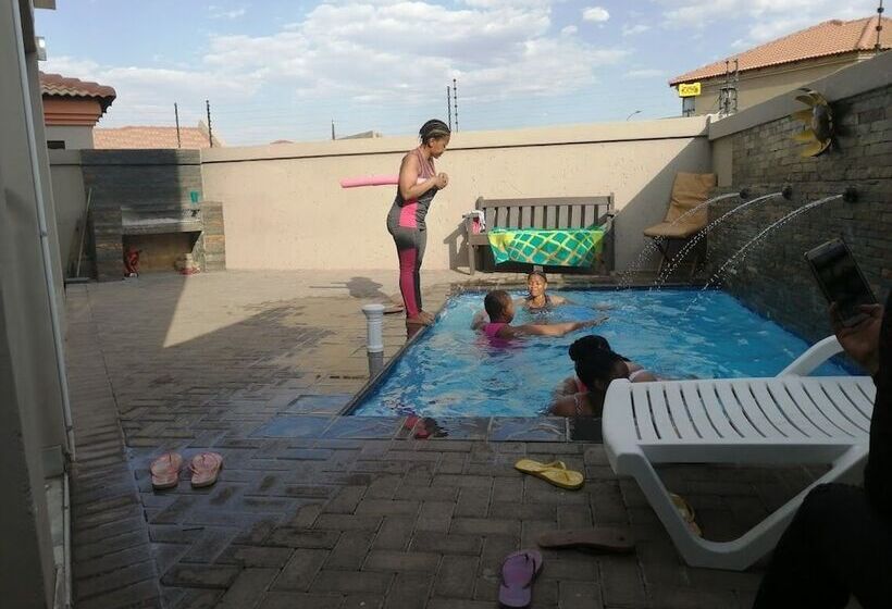 ペンション Sunflower Guesthouse & Spa