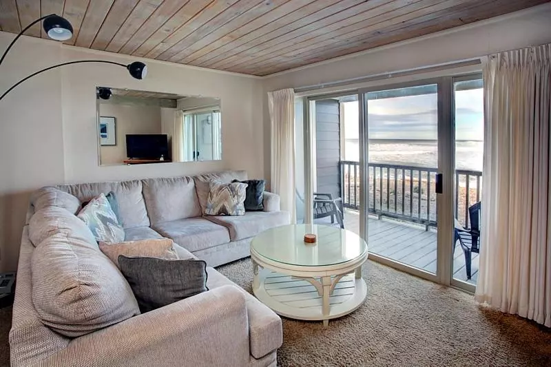 Lanai At The Cove