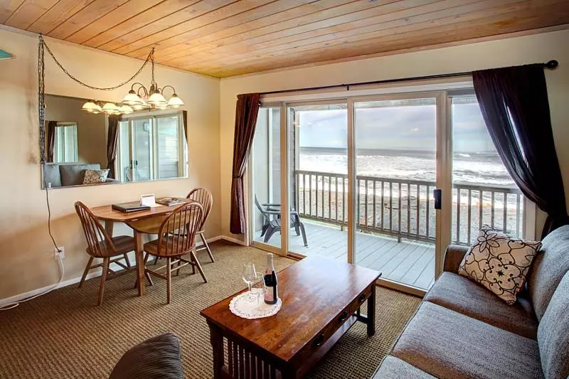 Lanai At The Cove