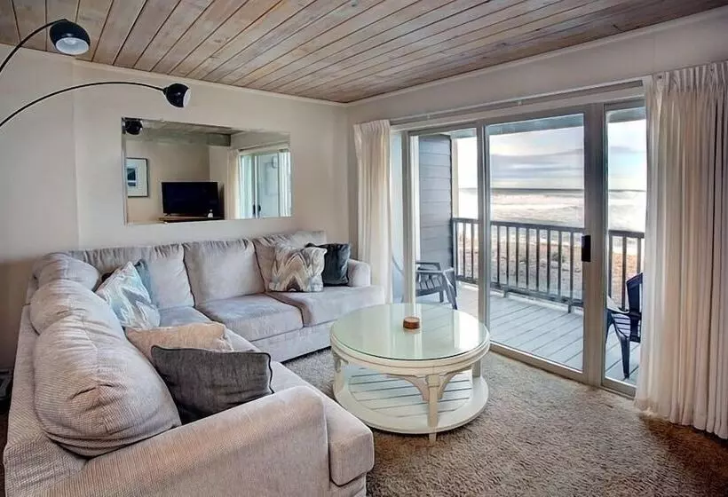 Lanai At The Cove