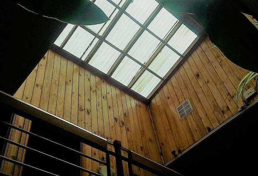 پانسیون Hostal Costa Azul