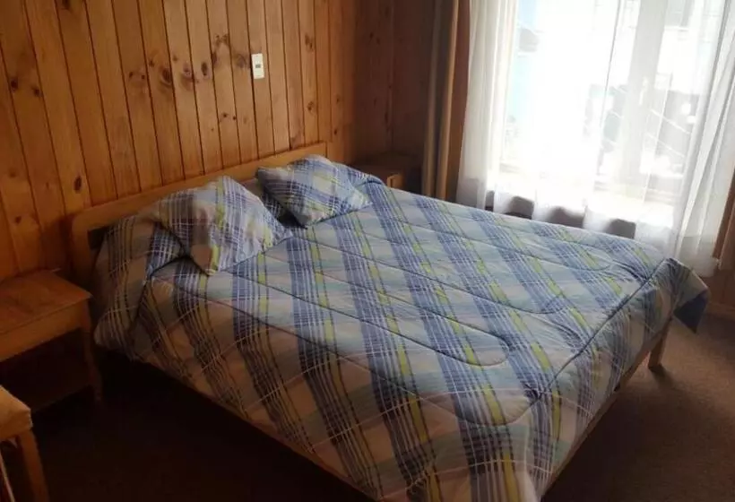 پانسیون Hostal Costa Azul