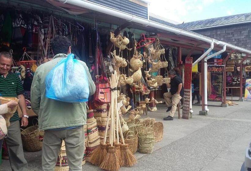 پانسیون Hostal Costa Azul