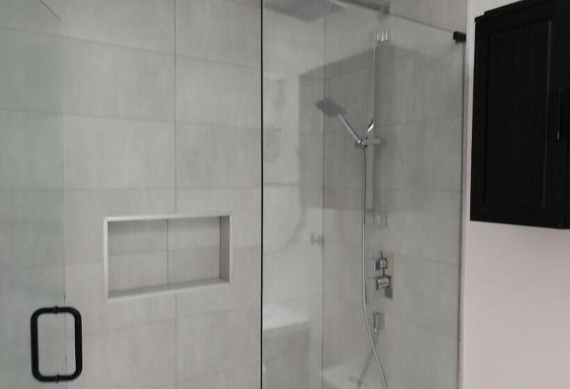 פנסיון Marpole Guest House