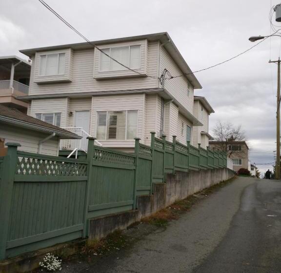 פנסיון Marpole Guest House