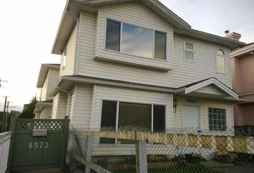 ペンション Marpole Guest House