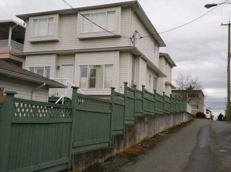 ペンション Marpole Guest House