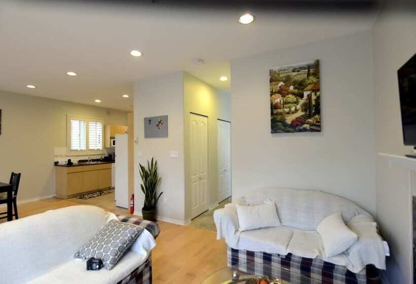 פנסיון Marpole Guest House