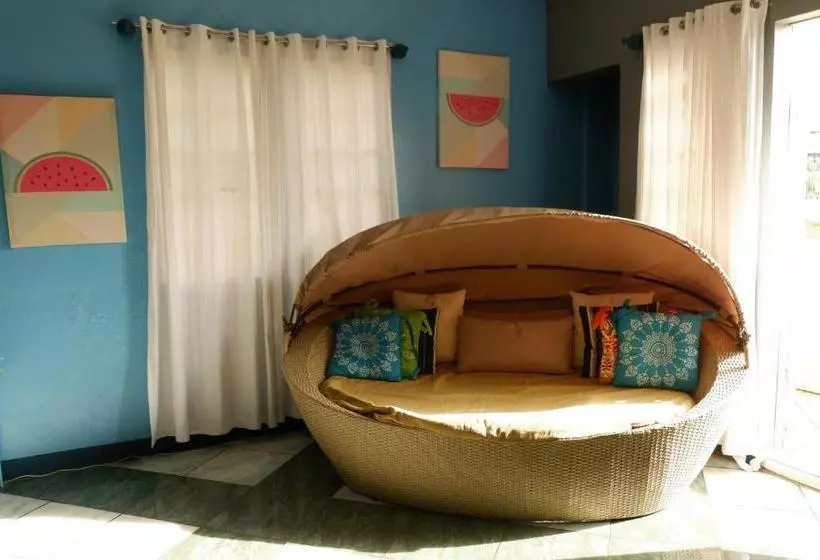 Majatalo Tagaytay Modern Guesthouse City Center