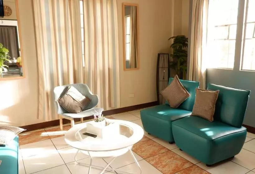 Majatalo Tagaytay Modern Guesthouse City Center