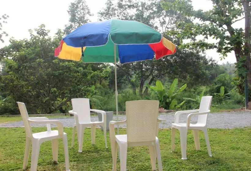 Majatalo Igloo Airport Villa