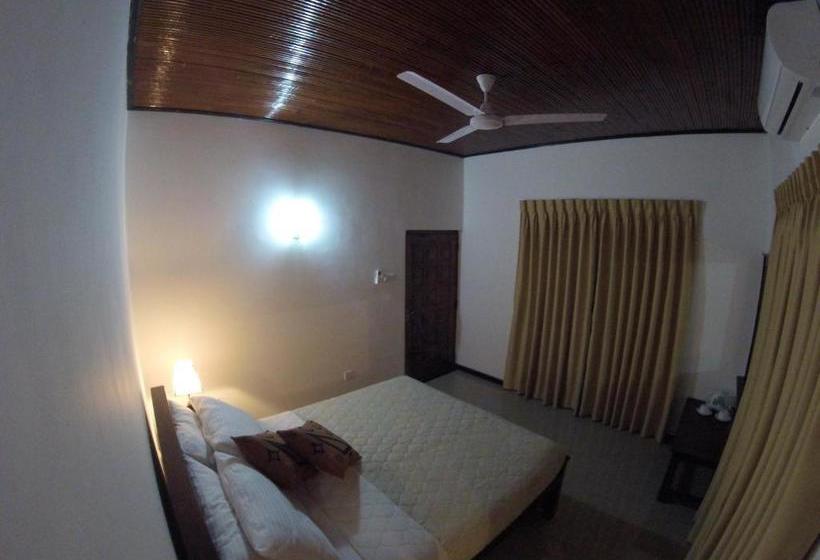 بنسيون Igloo Airport Villa