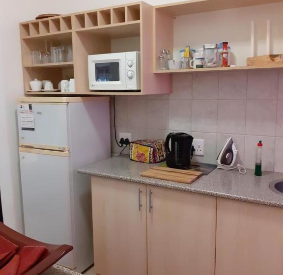 بنسيون Ruxmian Lodge