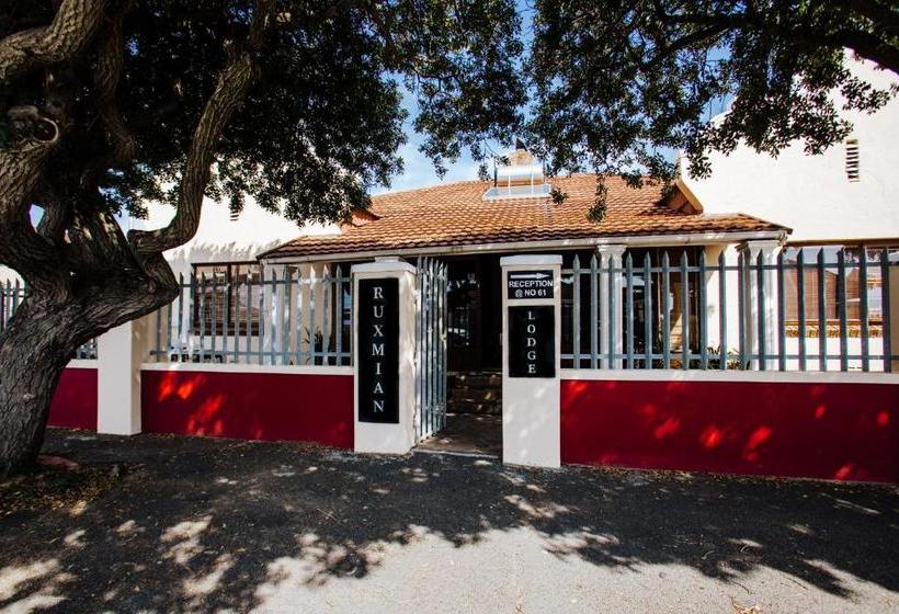 بنسيون Ruxmian Lodge