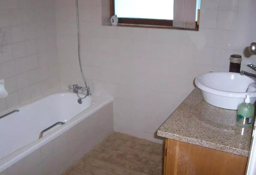 Majatalo Ruxmian Lodge