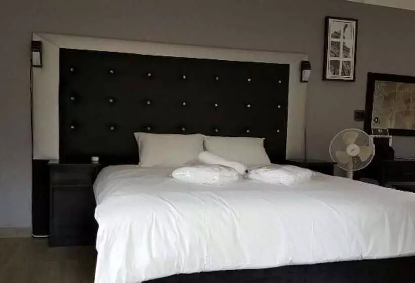 ペンション The Green Olive Guesthouse