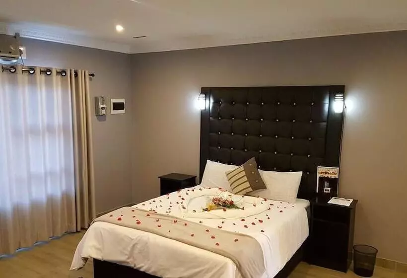 ペンション The Green Olive Guesthouse