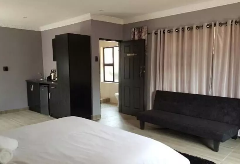 ペンション The Green Olive Guesthouse