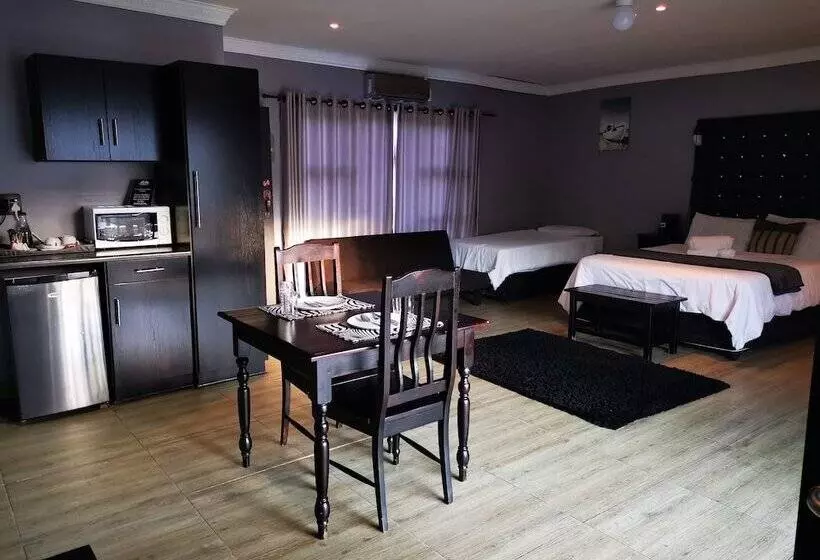 ペンション The Green Olive Guesthouse