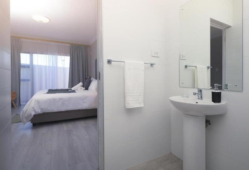 פנסיון King Guest Lodge