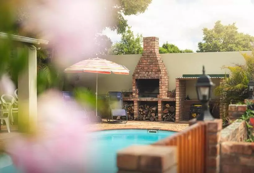 ペンション Oak Lodge Guest House