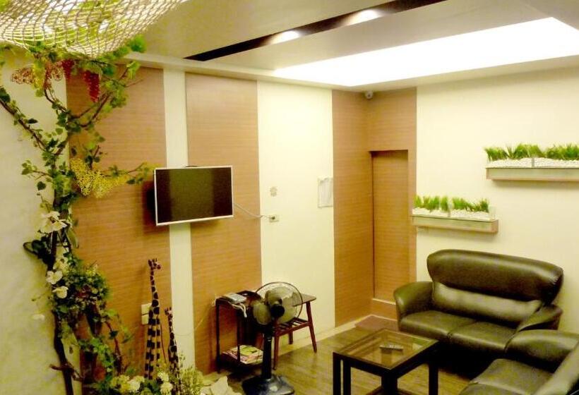 Orinet Jewel Youth Hostel