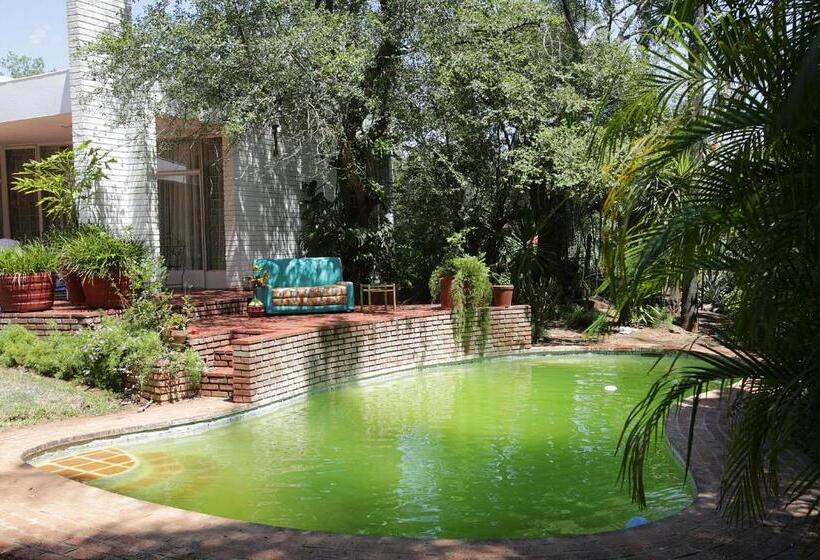 پانسیون Fleming Place